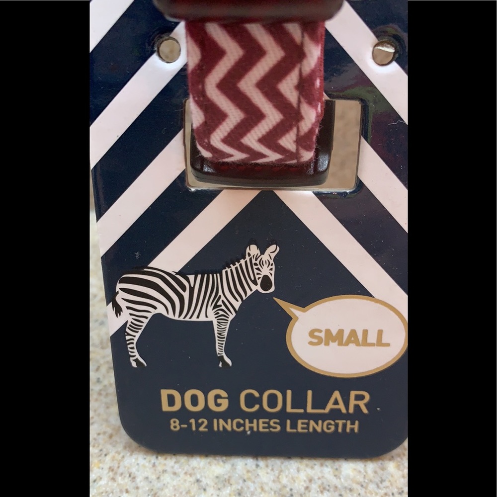 Small dog collar maroon and white chevron pattern by Dabney Lee brand new!